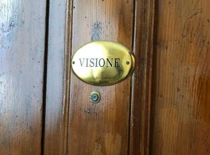 Pensión Visione Strada Maggiore 62 4*