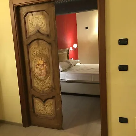 Guest house Visione Strada Maggiore 62 2*