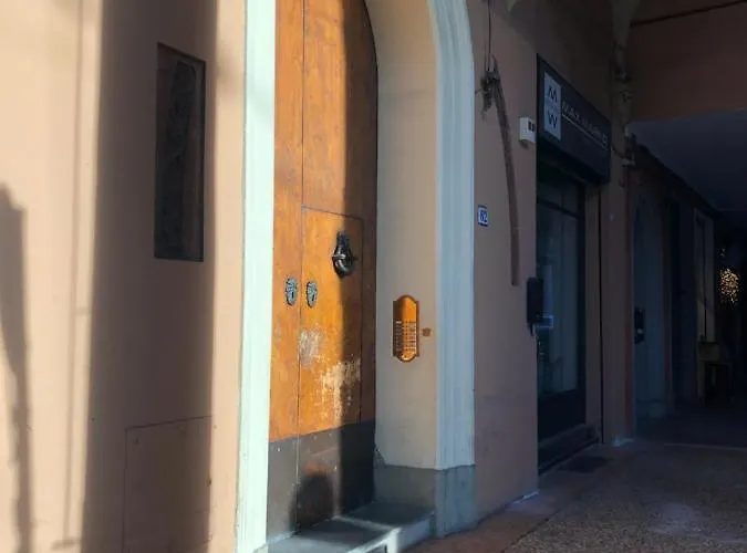 Guest house Visione Strada Maggiore 62 4*